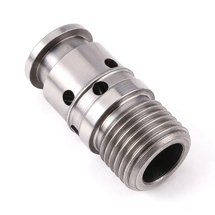 Pièces de frappe à froid pour systèmes de presse hydraulique