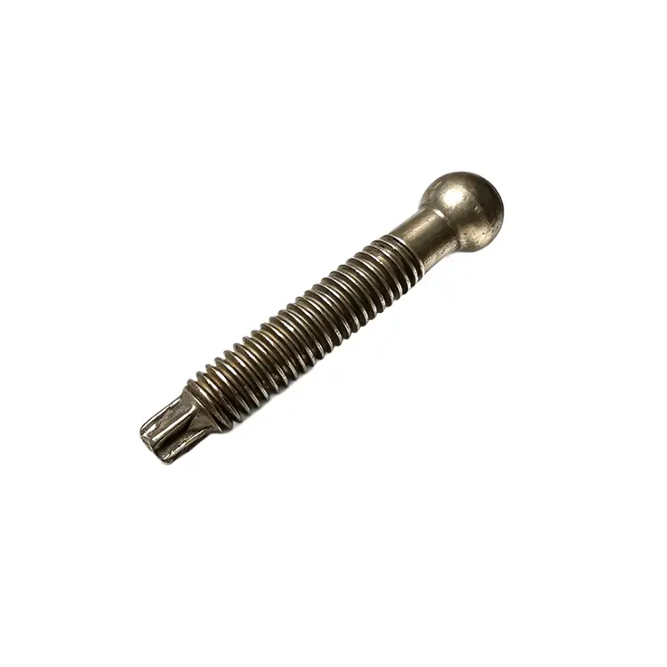 Vis filetée à rotule traitée thermiquement pour liaison automobile